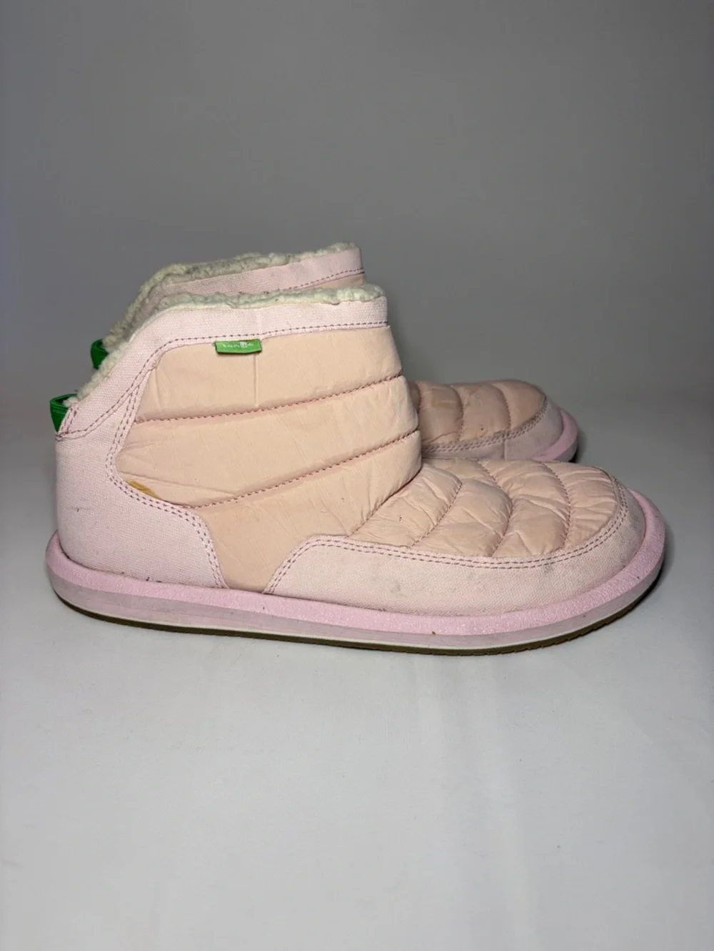 Sanuk Puff N Chill Puffer Booties‎ in Chalk Pink Size 9